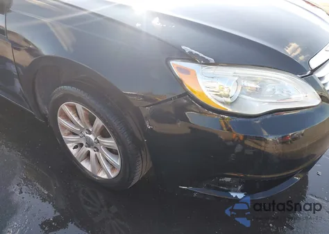 2014 Chrysler 200 Lx из США, поврежденный, VIN 1C3CCBAB1EN143070